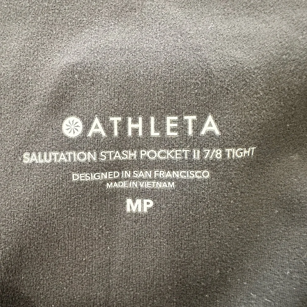Athleta Salutation Stash Pocket ll 7/8 Tight-Size MP (Medium Petite)-Black - Picture 4 of 6